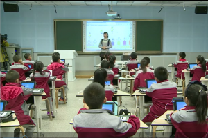 《乃呦乃》——新疆华山中学