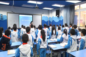 《I Go by Train》——泡桐树小学西区